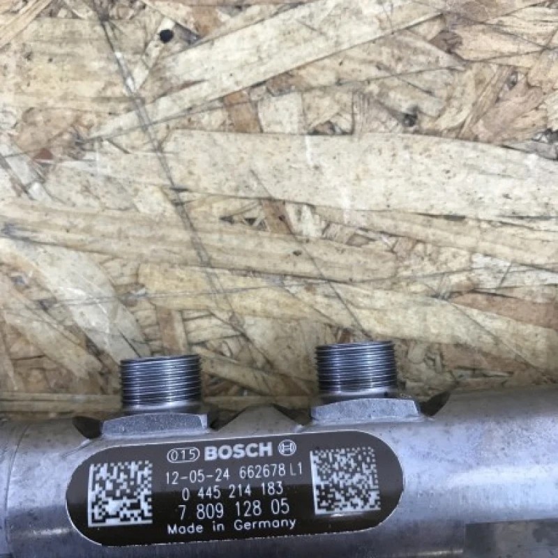 Rampa injectoare / BMW Seria 3 F30 2013 / Caroserie, oglinzi si faruri