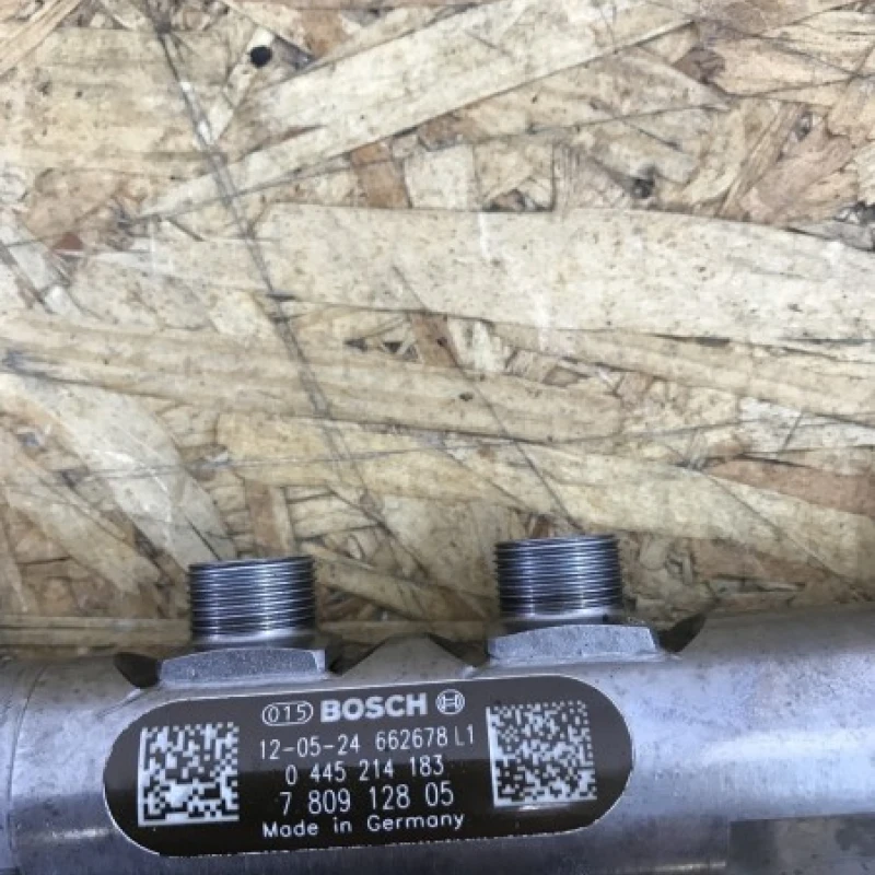 Rampa injectoare / BMW Seria 3 F30 2013 / Caroserie, oglinzi si faruri