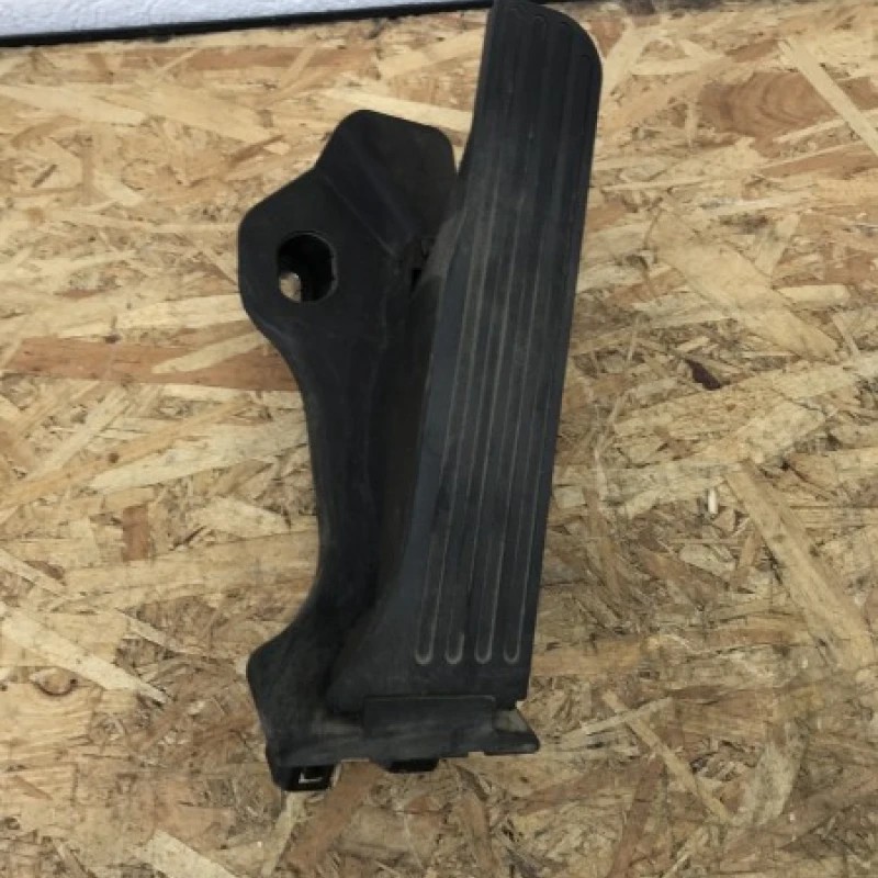 Pedala acceleratie / Volkswagen Sharan 7N 2013 / Interior