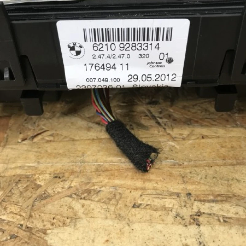 Ceas bord / BMW Seria 3 F30 2013 / Caroserie, oglinzi si faruri