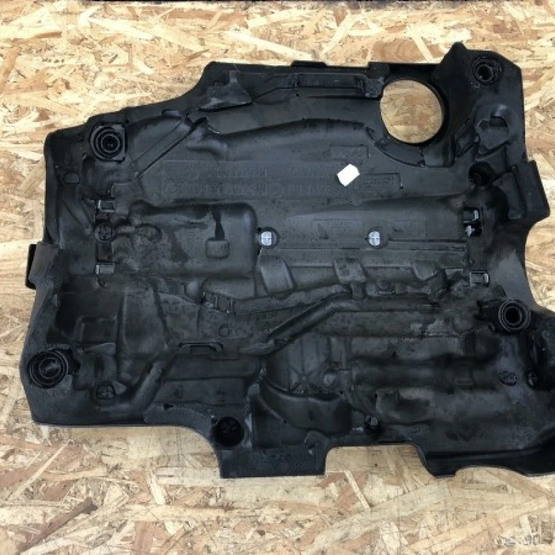 Capac motor 2.0 TDI / Volkswagen Golf MK6 2011 / Motor, racire si evacuare