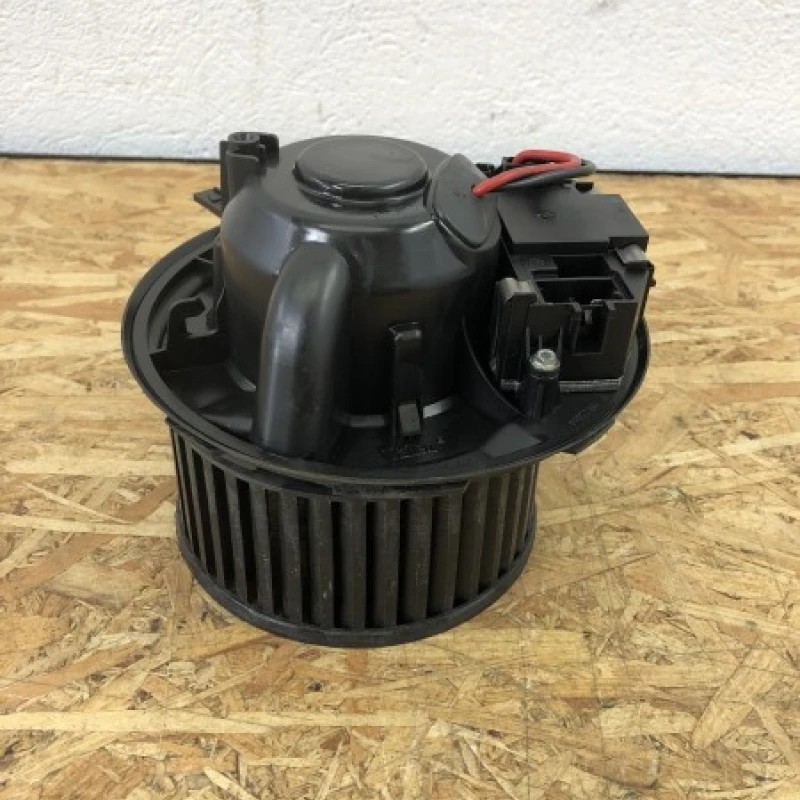 Ventilator bord / Volkswagen Golf MK6 2011 / Climatizare