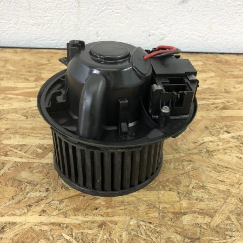 Ventilator bord / Volkswagen Golf MK6 2011 / Climatizare