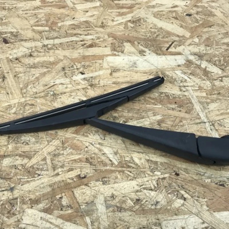 Stergator haion / Toyota Auris E150 2015 / Caroserie, oglinzi si faruri