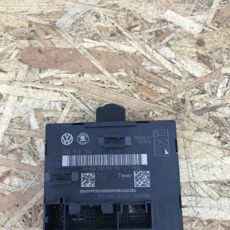 Modul control usa dreapta spate Skoda Superb II 3T 2011