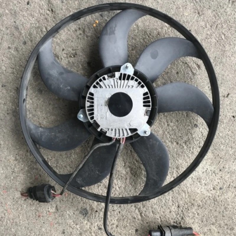 Electroventilator cu releu Volkswagen Golf MK6 2011
