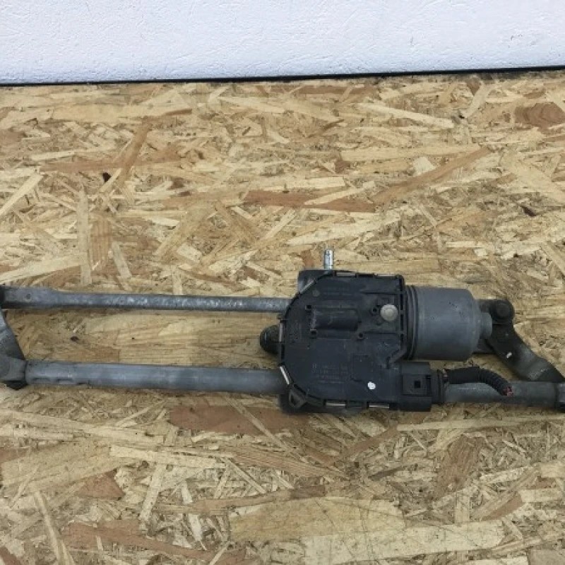 Ansamblu stergatoare cu motoras / Volkswagen Golf MK6 2011 / Caroserie, oglinzi si faruri