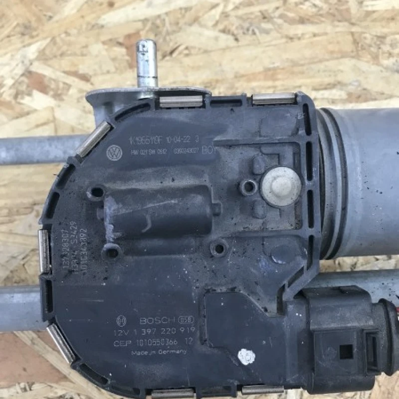 Ansamblu stergatoare cu motoras / Volkswagen Golf MK6 2011 / Caroserie, oglinzi si faruri