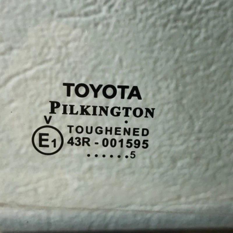 Geam usa dreapta spate / Toyota Auris E150 2015 / Caroserie, oglinzi si faruri