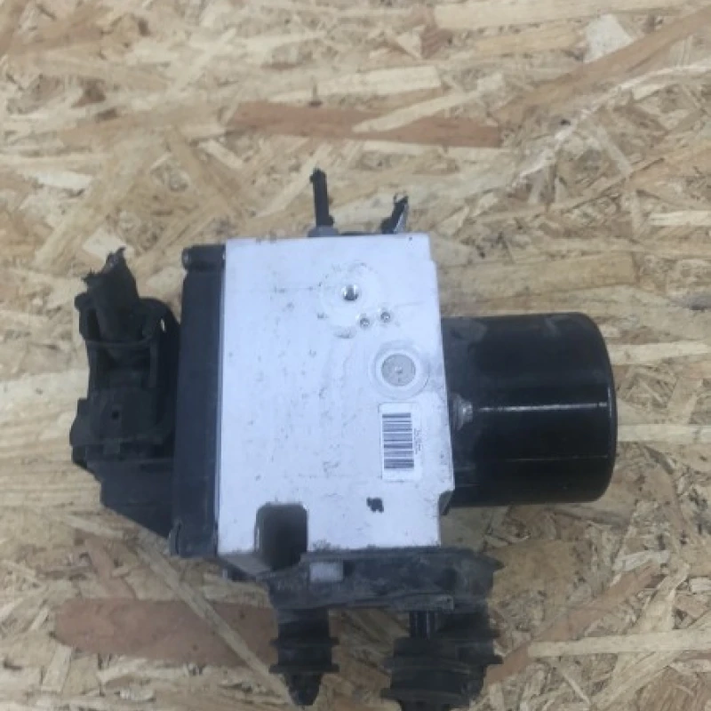 Pompa ABS / Volkswagen Passat B6 2010 / Frane