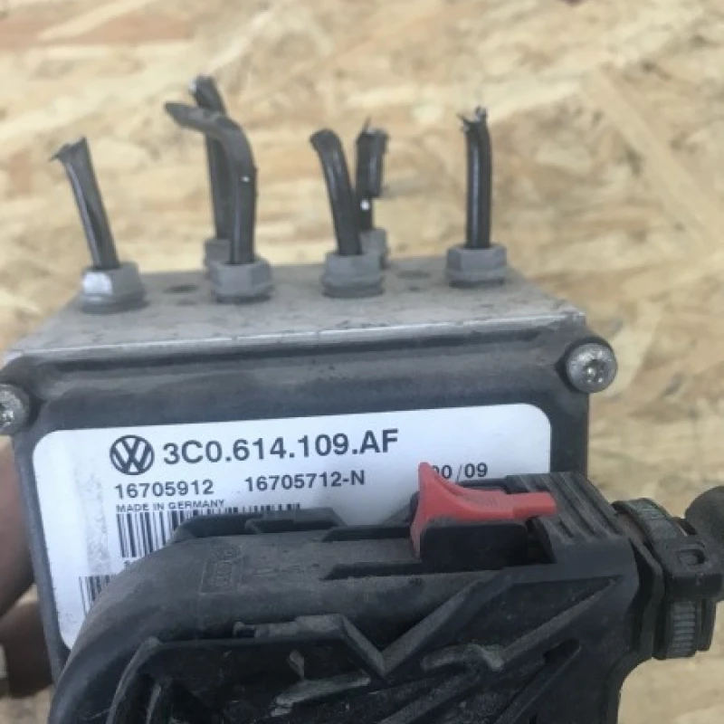 Pompa ABS / Volkswagen Passat B6 2010 / Frane