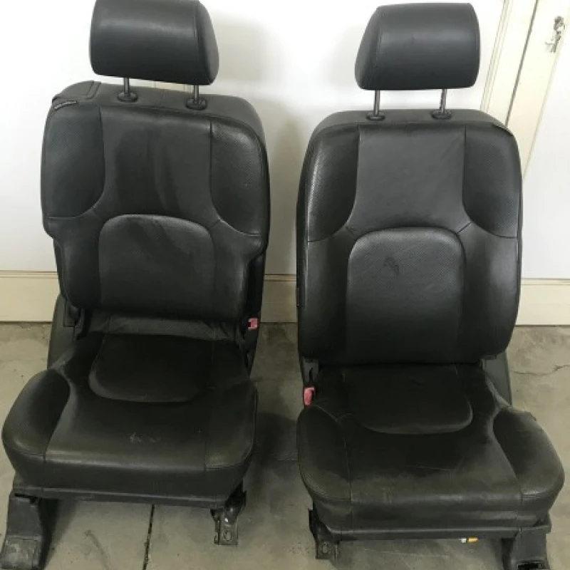 Scaun dreapta fata Navara D40 Nissan 