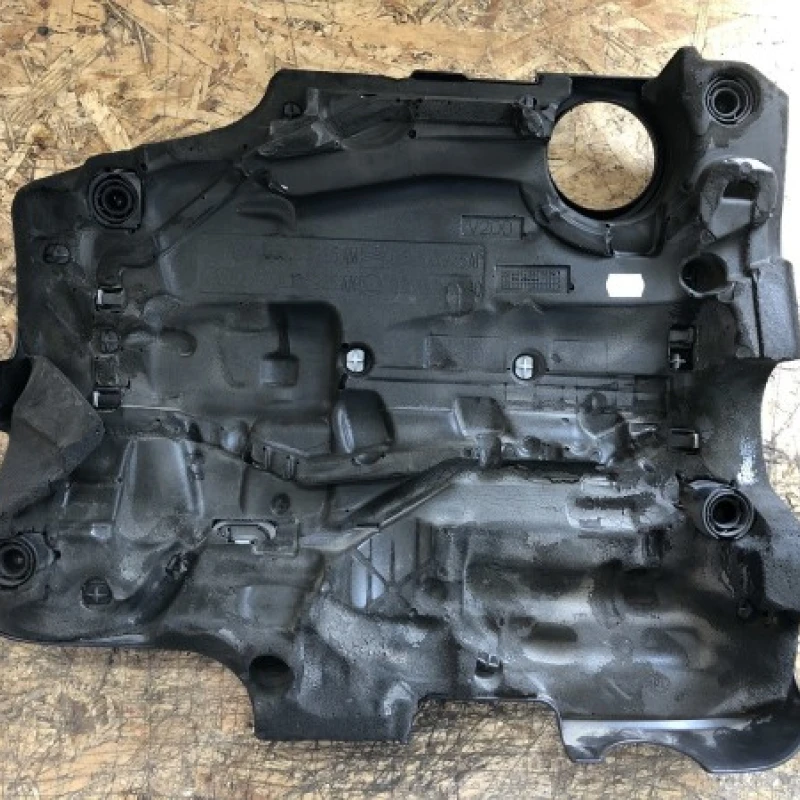 Capac motor / Volkswagen Passat B6 2010 / Motor, racire si evacuare