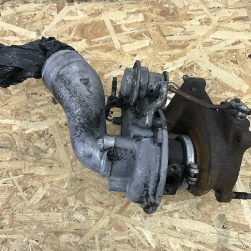 Turbosuflanta turbina / Nissan Navara D22 2005 / Motor, racire si evacuare