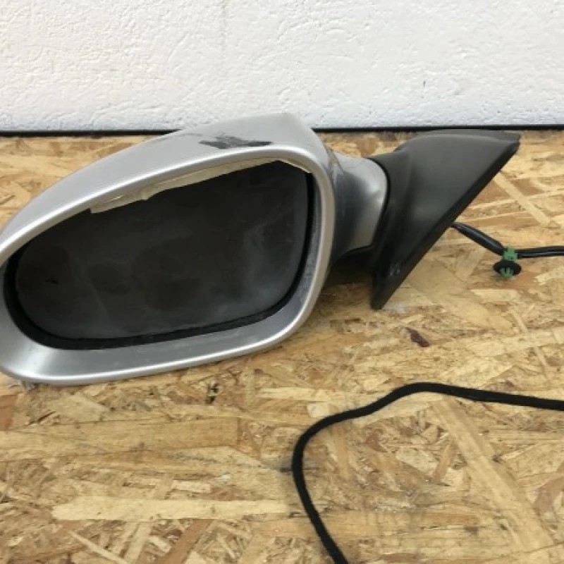 Oglinda electrica stanga / Volkswagen Passat B6 2010 / Caroserie, oglinzi si faruri