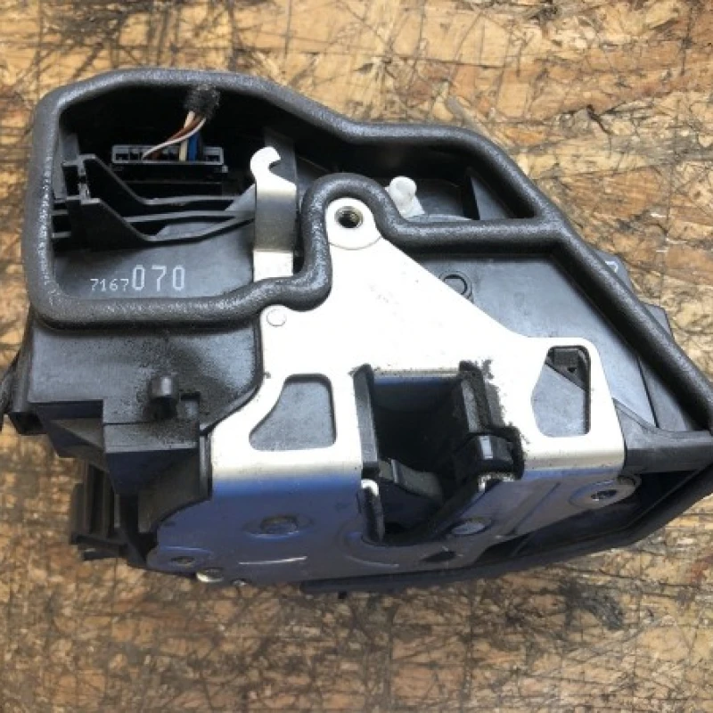 Iala broasca usa dreapta spate BMW 