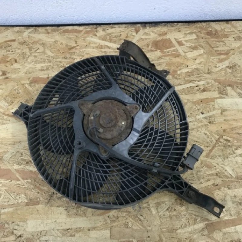 Electroventilator / Nissan Navara D22 2005 / Motor, racire si evacuare