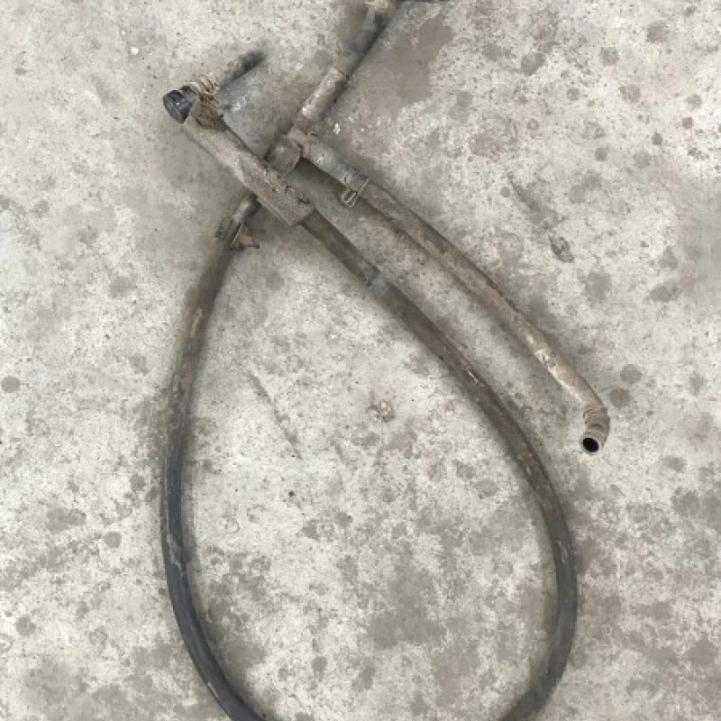 Furtun spalator faruri / Nissan Navara D22 2005 / Caroserie, oglinzi si faruri