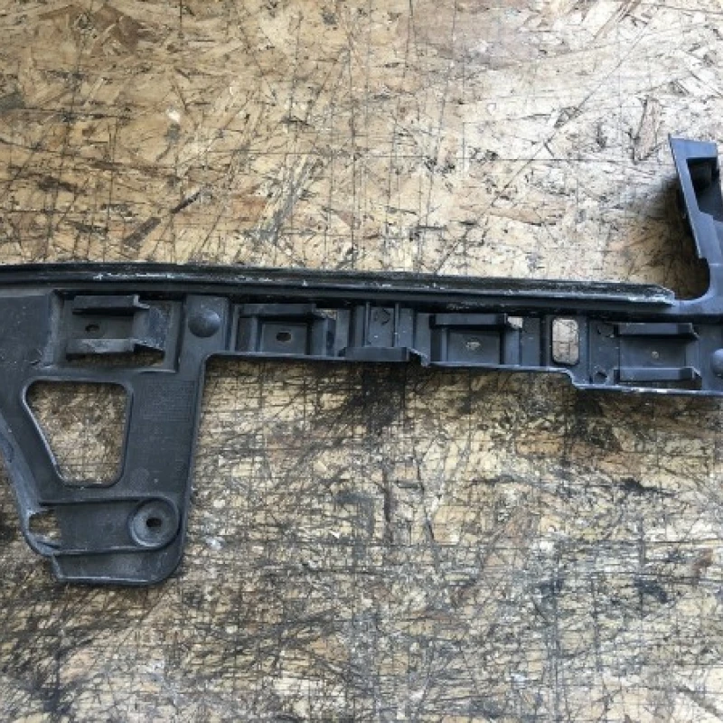 Suport bara stanga spate / Volkswagen Passat B6 2010 / Caroserie, oglinzi si faruri