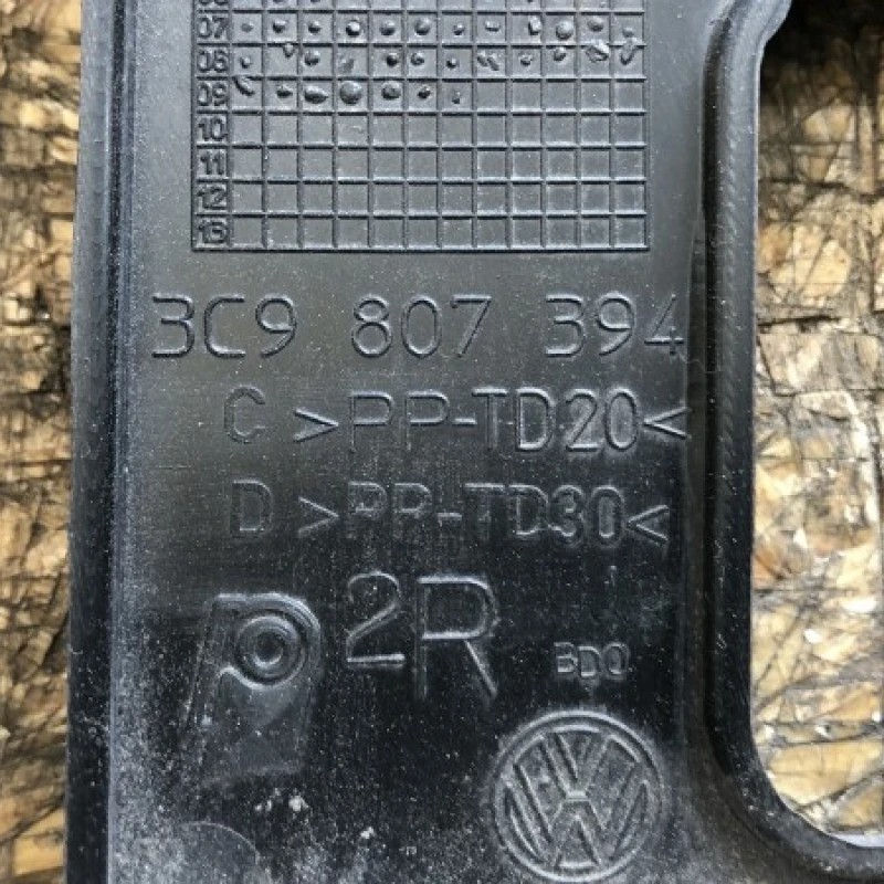 Suport bara dreapta spate / Volkswagen Passat B6 2010 / Caroserie, oglinzi si faruri