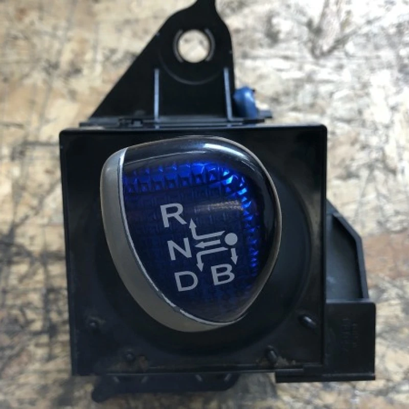 Selector schimbator cutie automata / Toyota Auris E150 2015 / Audio si electronice