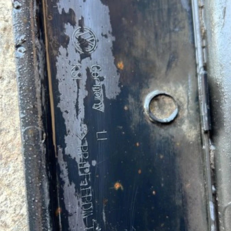 Praguri laterale dreapta si stanga / Volkswagen Golf MK6 2011 / Caroserie, oglinzi si faruri