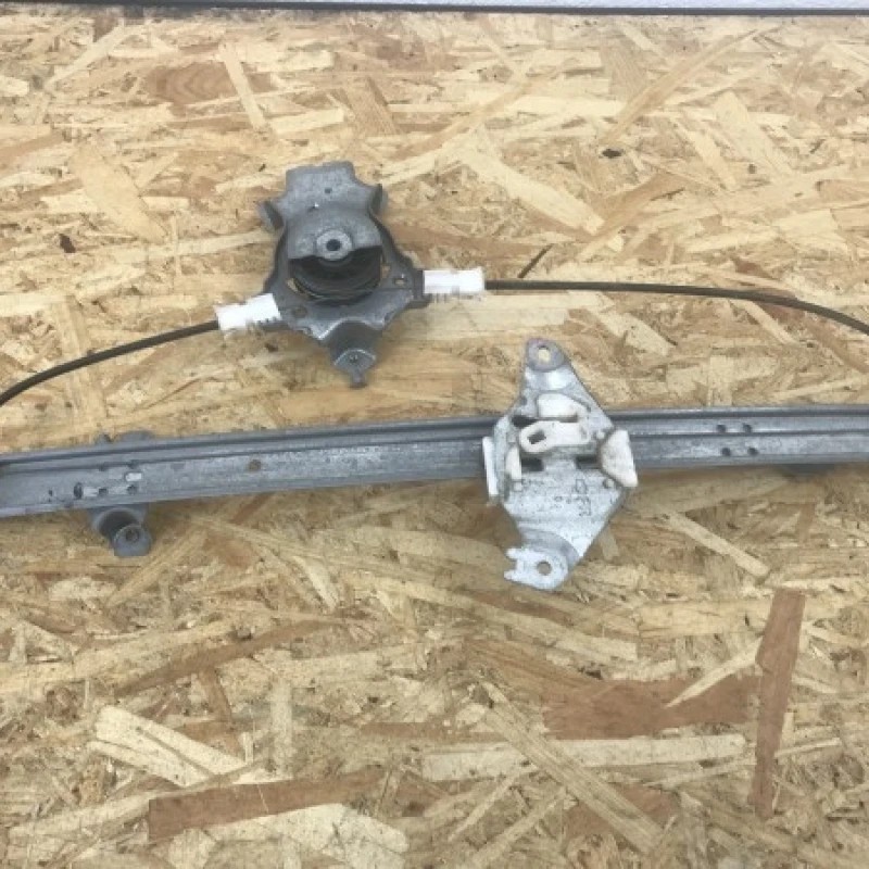 Macara geam usa dreapta spate Nissan Navara D40 2007