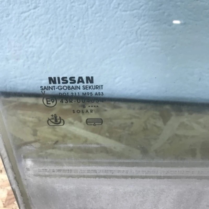 Geam dreapta spate / Nissan Navara D40 2007 / Caroserie, oglinzi si faruri