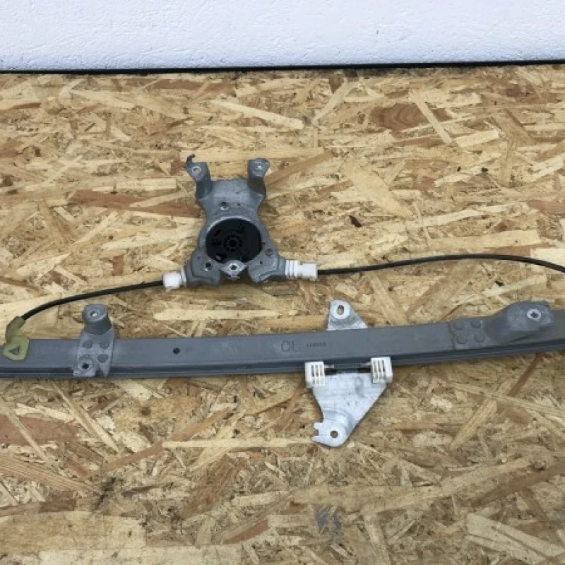 Macara geam stanga spate Nissan 