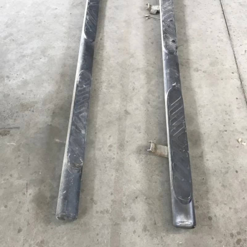 Praguri originale / Nissan Navara D40 2007 / Caroserie, oglinzi si faruri