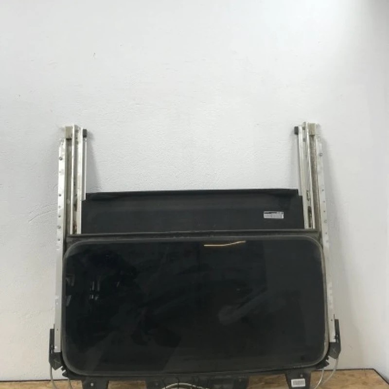 Trapa electrica / Nissan Navara D40 2007 / Caroserie, oglinzi si faruri