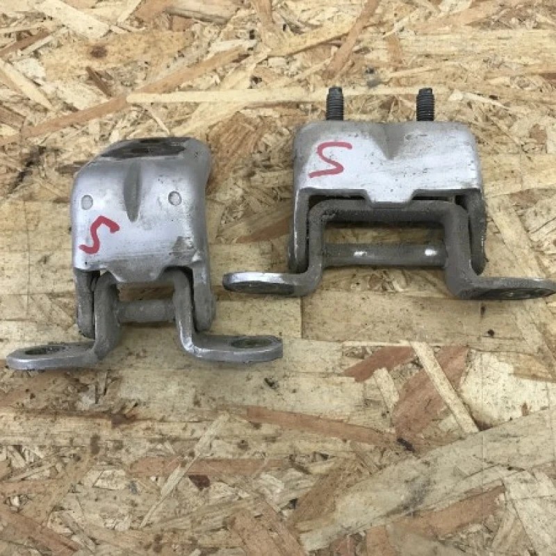 Balamale usa stanga spate / Nissan Navara D40 2007 / Caroserie, oglinzi si faruri