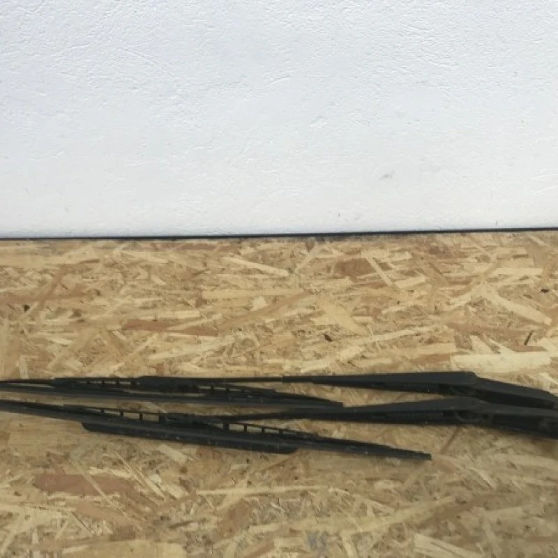 Brate stergatoare / Nissan Navara D40 2007 / Caroserie, oglinzi si faruri