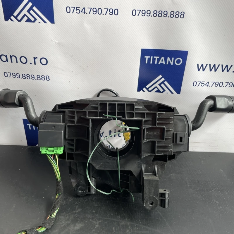 Spira volan cu manete / Land Rover Range Rover Sport Range Rover Sport 2011 / Audio si electronice