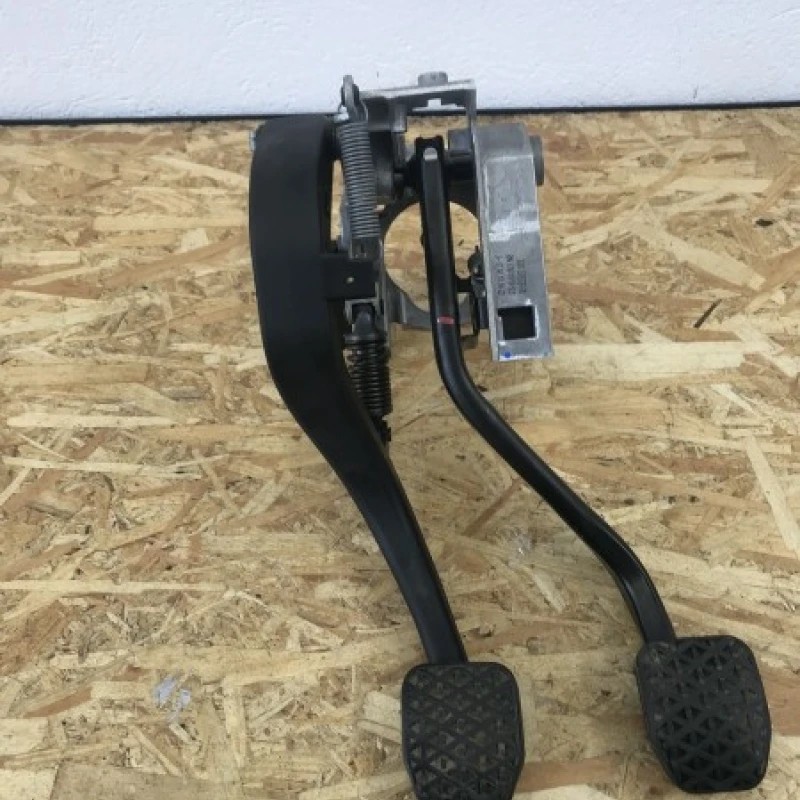 Ansamblu pedalier frana si ambreaj BMW X1 E84 2009