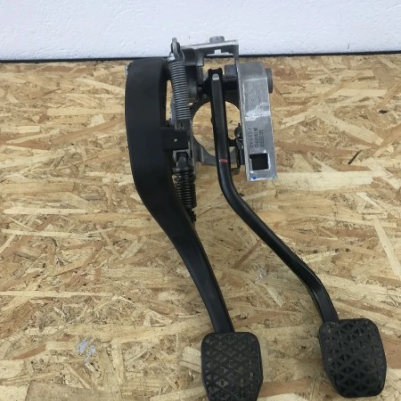 Ansamblu pedalier frana si ambreaj BMW 