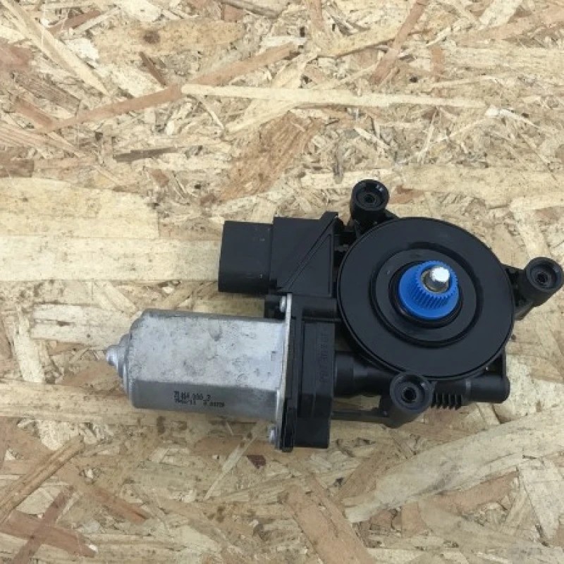 Motoras macara dreapta spate BMW X1 E84 2009