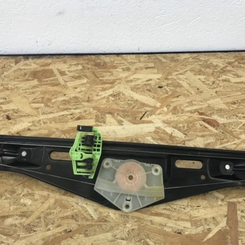 Macara electrica stanga spate BMW X1 E84 2009