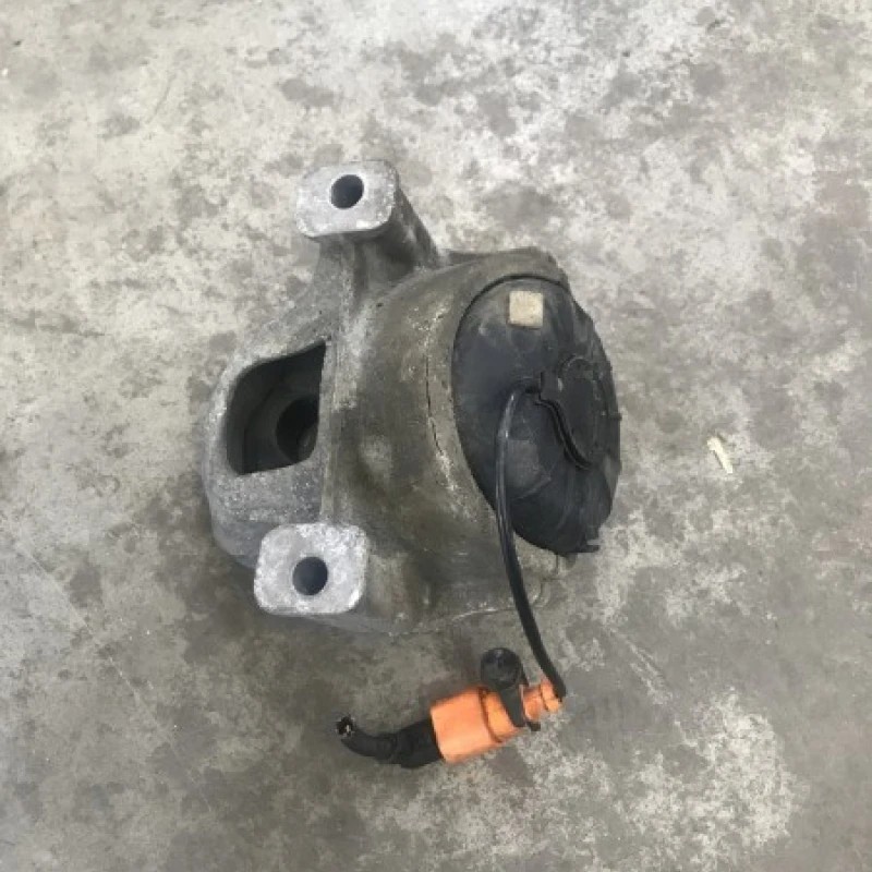 Tampon motor stanga / Audi A5 8T 2010 / Motor, racire si evacuare