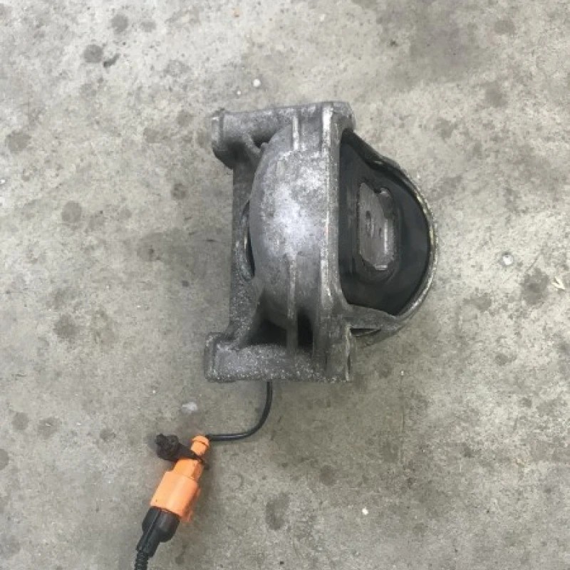 Tampon motor dreapta / Audi A5 8T 2010 / Motor, racire si evacuare