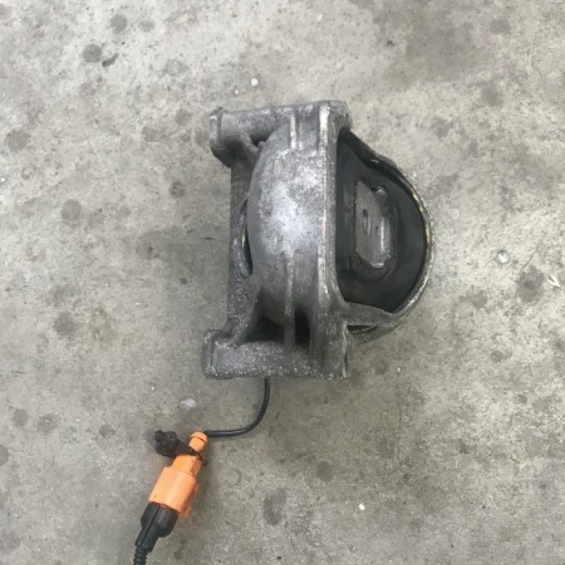 Tampon motor dreapta Audi 