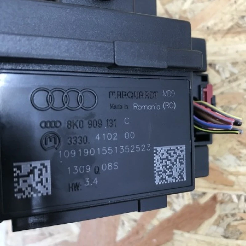 Contact cu cheie / Audi A5 8T 2010 / Audio si electronice