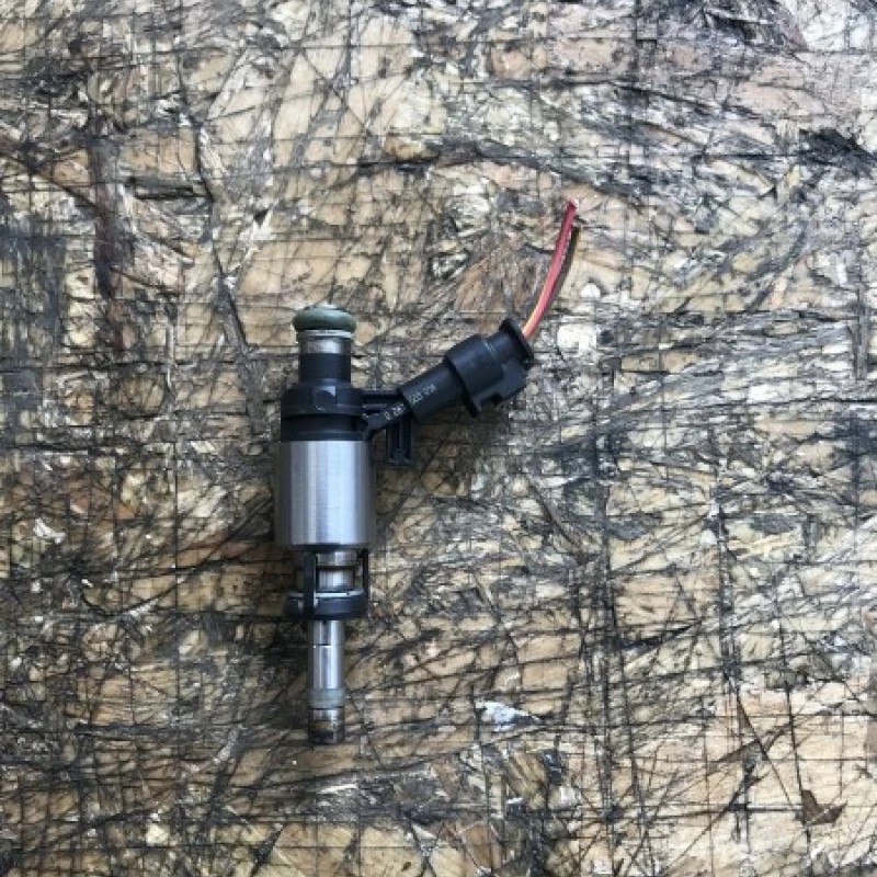 Injector / Audi A5 8T 2010 / Motor, racire si evacuare