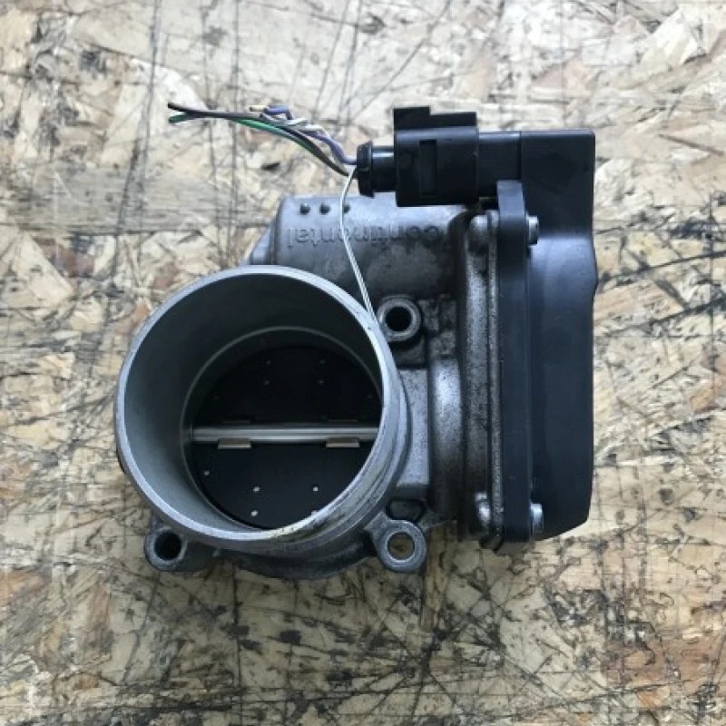 Clapeta acceleratie / Audi A5 8T 2010 / Motor, racire si evacuare