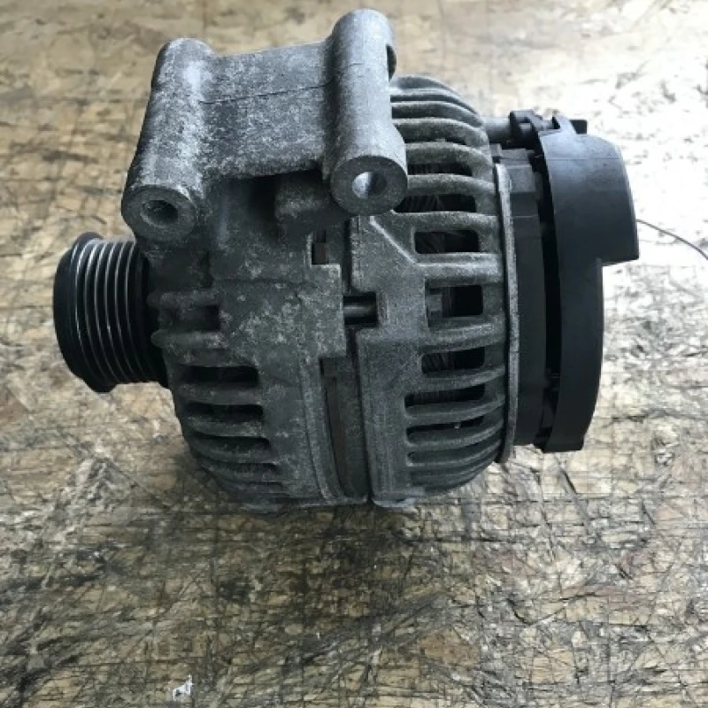 Alternator / Audi A5 8T 2010 / Motor, racire si evacuare