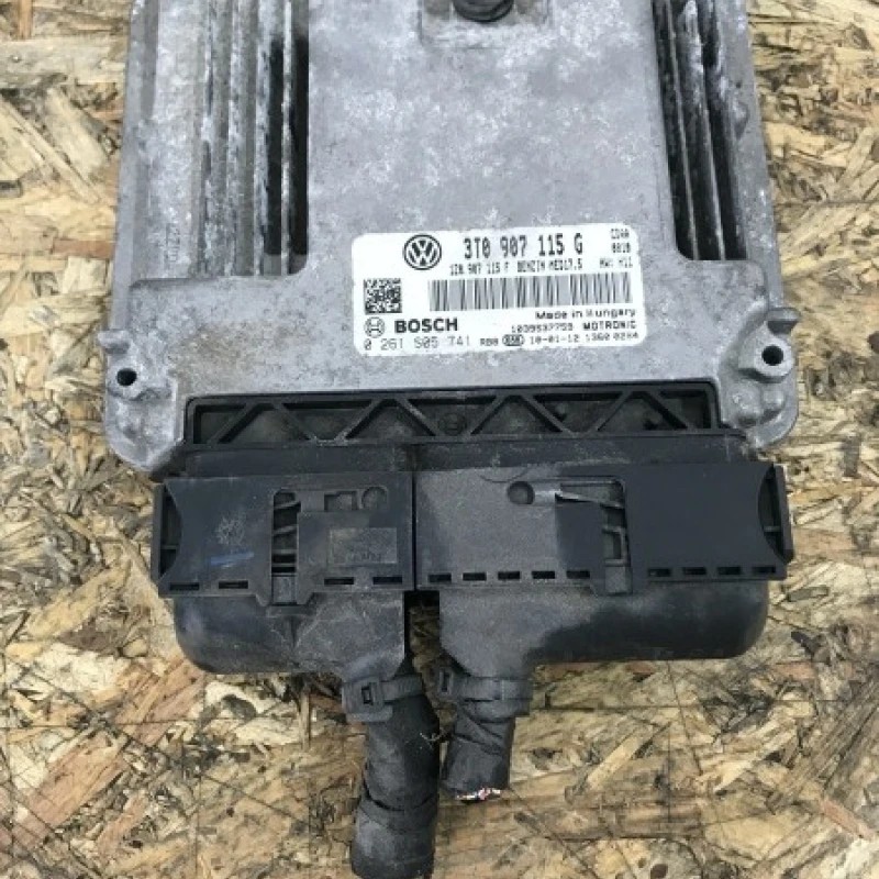ECU calculator motor / Skoda Superb II 3T 2010 / Audio si electronice