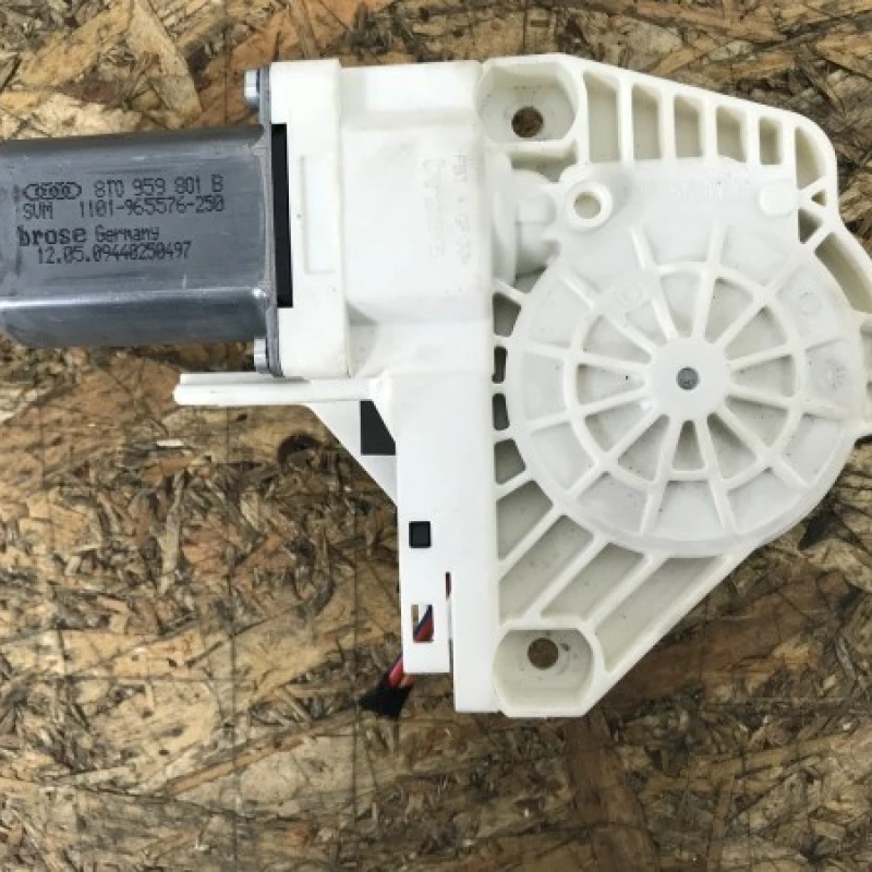 Motoras macara stanga fata Audi 