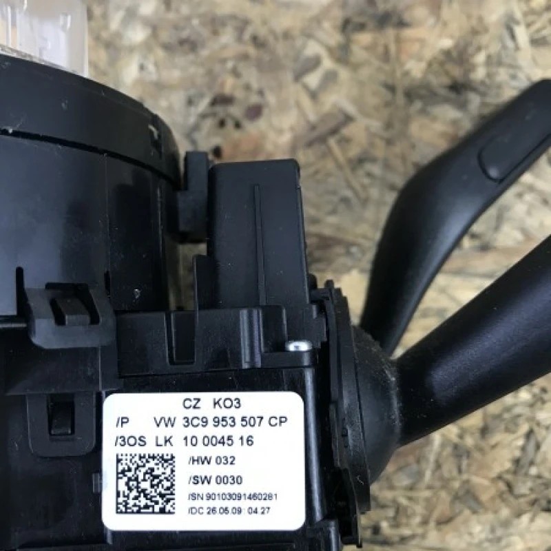 Spira volan cu manete / Volkswagen Passat B6 2010 / Interior