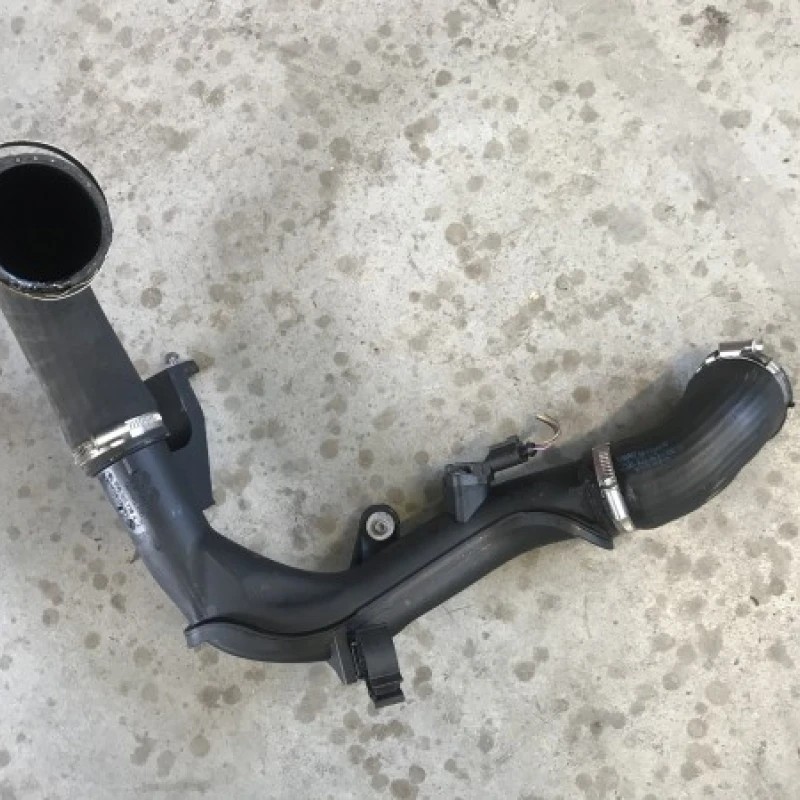 Tub intercooler / Volkswagen Passat B6 2010 / Motor, racire si evacuare