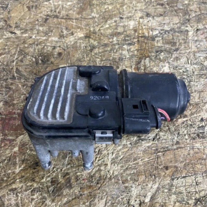 Ansamblu stergatoare fata / Volkswagen Passat B6 2010 / Caroserie, oglinzi si faruri